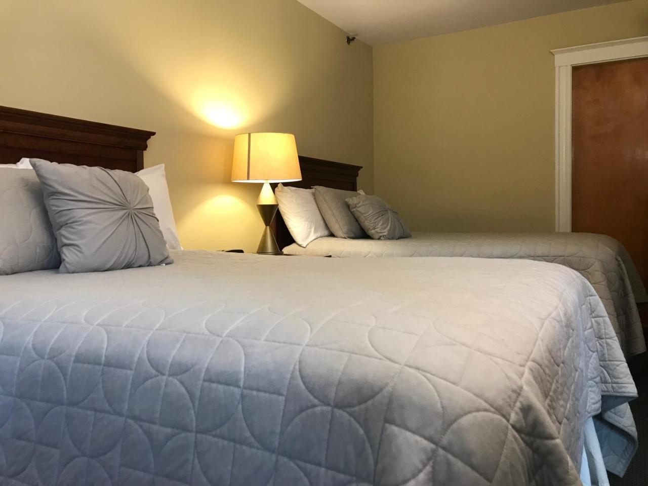 Arms Restaurant Logan Airport Hotel 3*